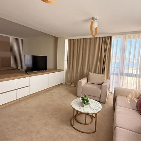 فندق Sandy Bay 4*