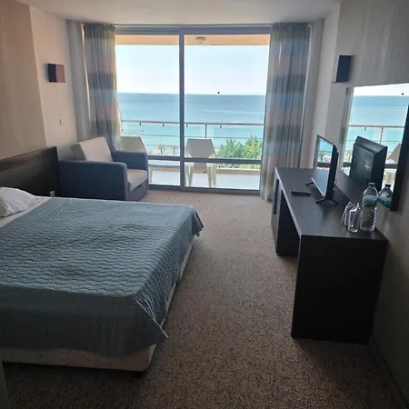 فندق Sandy Bay 4*